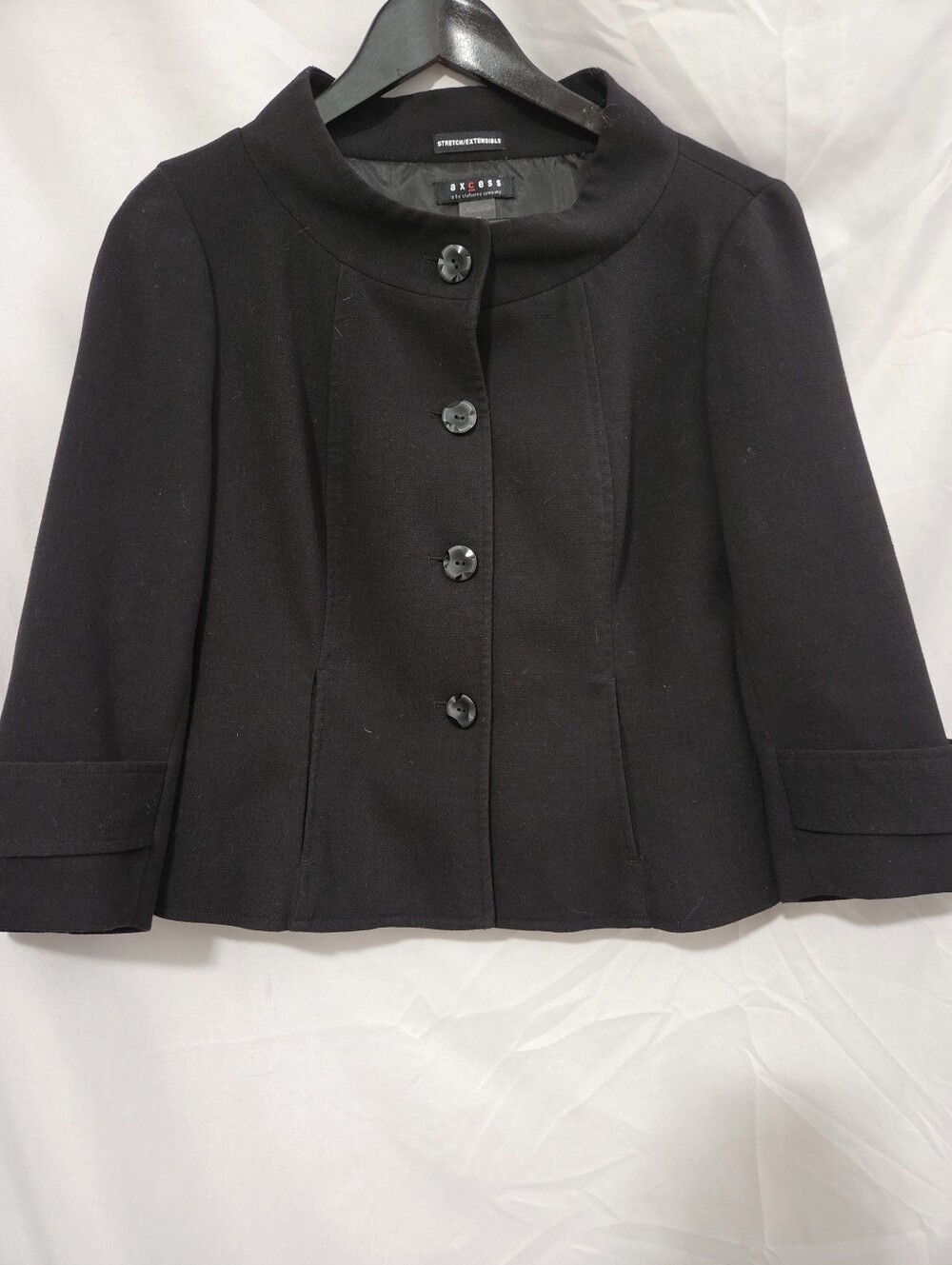 Axcess Black Cropped Button-Front Blazer